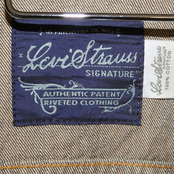 Levi's Signature Distressed Denim Trucker Jacket - Picture 3 of 5